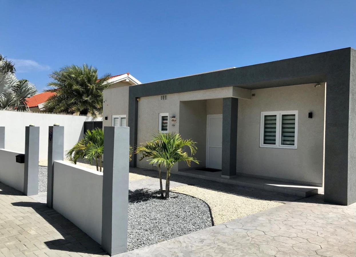 Beautiful Luxury Villa With Private Pool Palm Beach Bagian luar foto