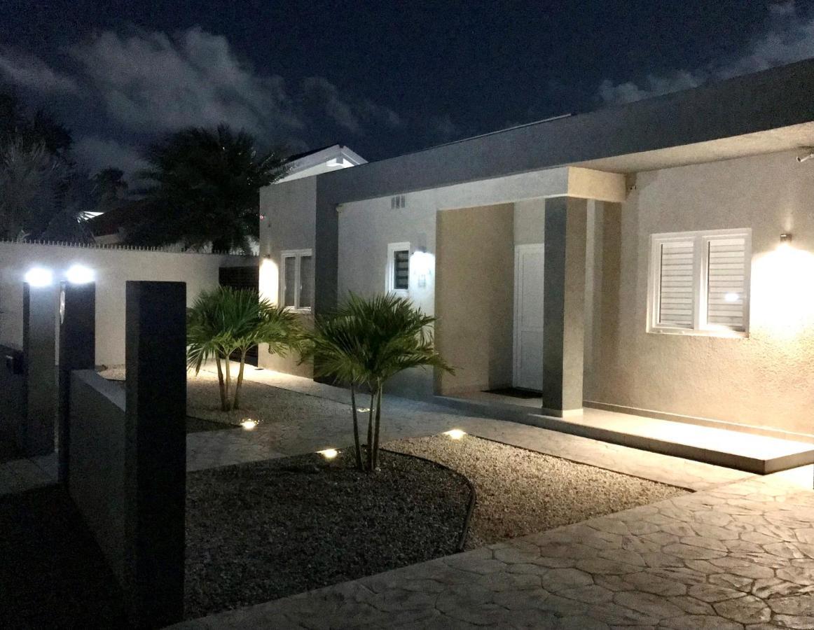 Beautiful Luxury Villa With Private Pool Palm Beach Bagian luar foto