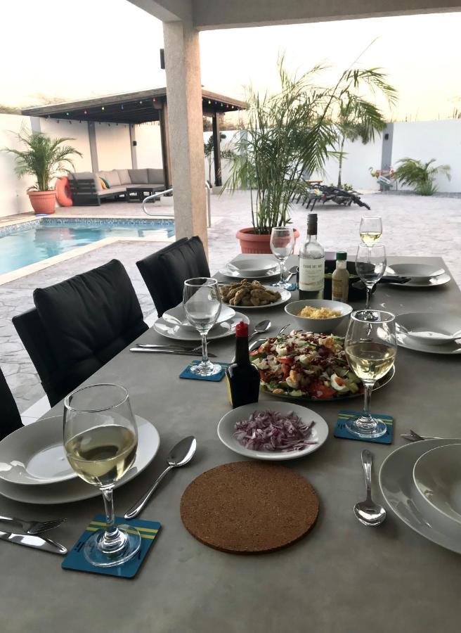 Beautiful Luxury Villa With Private Pool Palm Beach Bagian luar foto