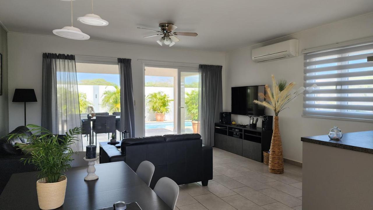 Beautiful Luxury Villa With Private Pool Palm Beach Bagian luar foto